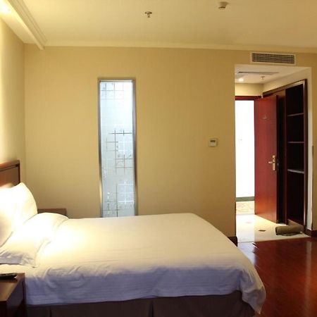 Greentree Inn Jiangsu Changzhou Liyang East Nanhuan Road High Speed Rail Station Business Hotel Dış mekan fotoğraf